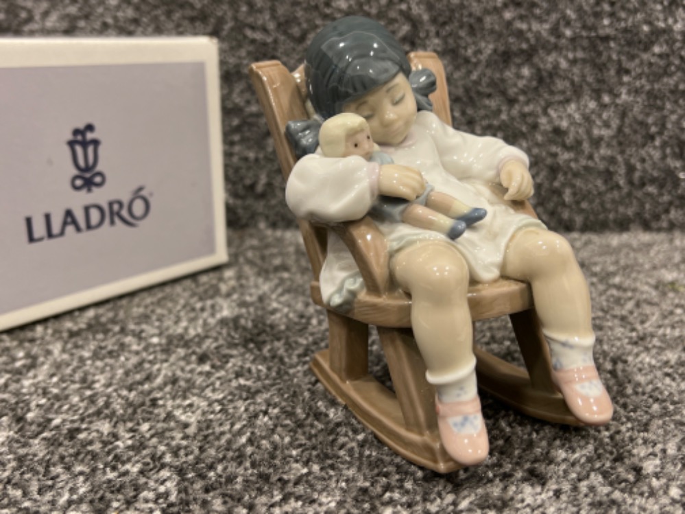 Lladro 5448 ‘Nap time’ in good condition