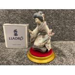 Lladro 1450 ‘Kiyoko’ in good condition with plinth