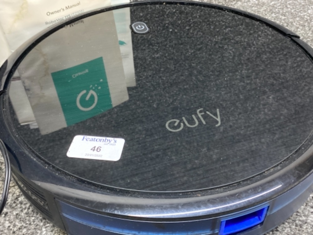 Eufy Robot Vacuum cleaner with charger & remote. In good working condition - Bild 3 aus 3