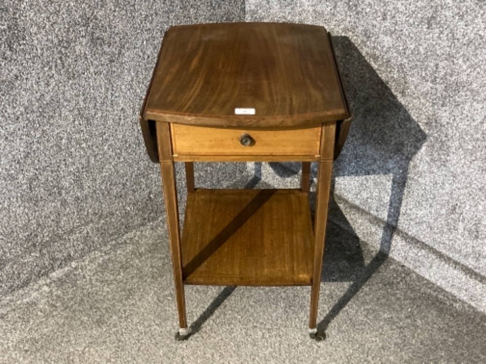 An Edwardian inlaid mahogany drop leaf hall table with under tier - Image 3 of 3