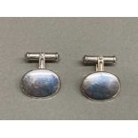 A pair of silver oval cufflinks 9.7g