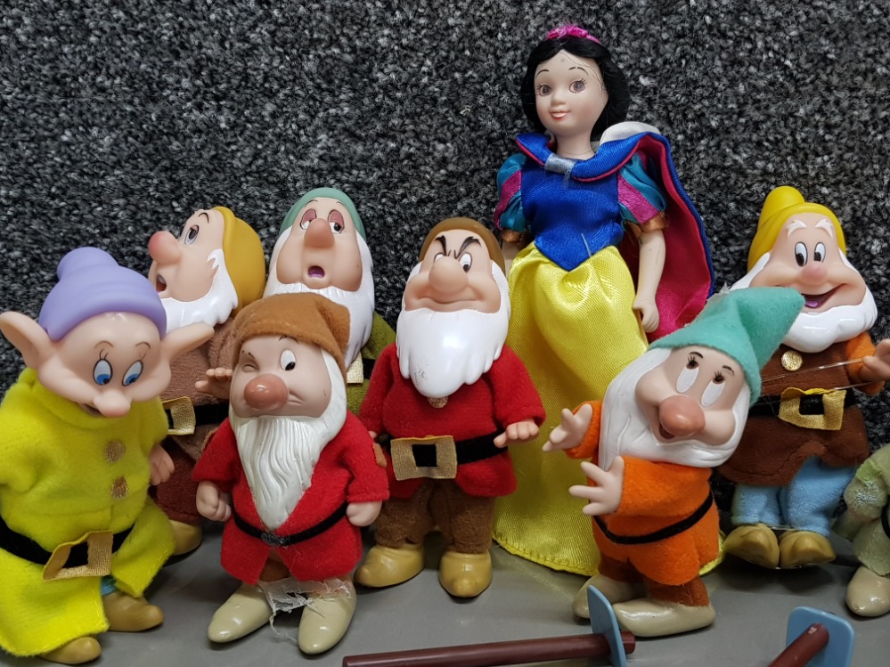 Box containing Walt Disney's Snow White & 7 drawfs figures, (multiple duplicates) 15 in total - Image 2 of 3
