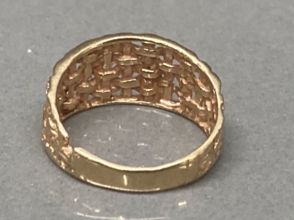 A 9ct yellow gold keeper ring size K 2.3g - Bild 2 aus 3