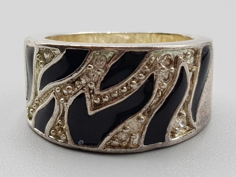 Large silver 925 & black enamel ring, size P, 8.2g