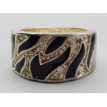 Large silver 925 & black enamel ring, size P, 8.2g