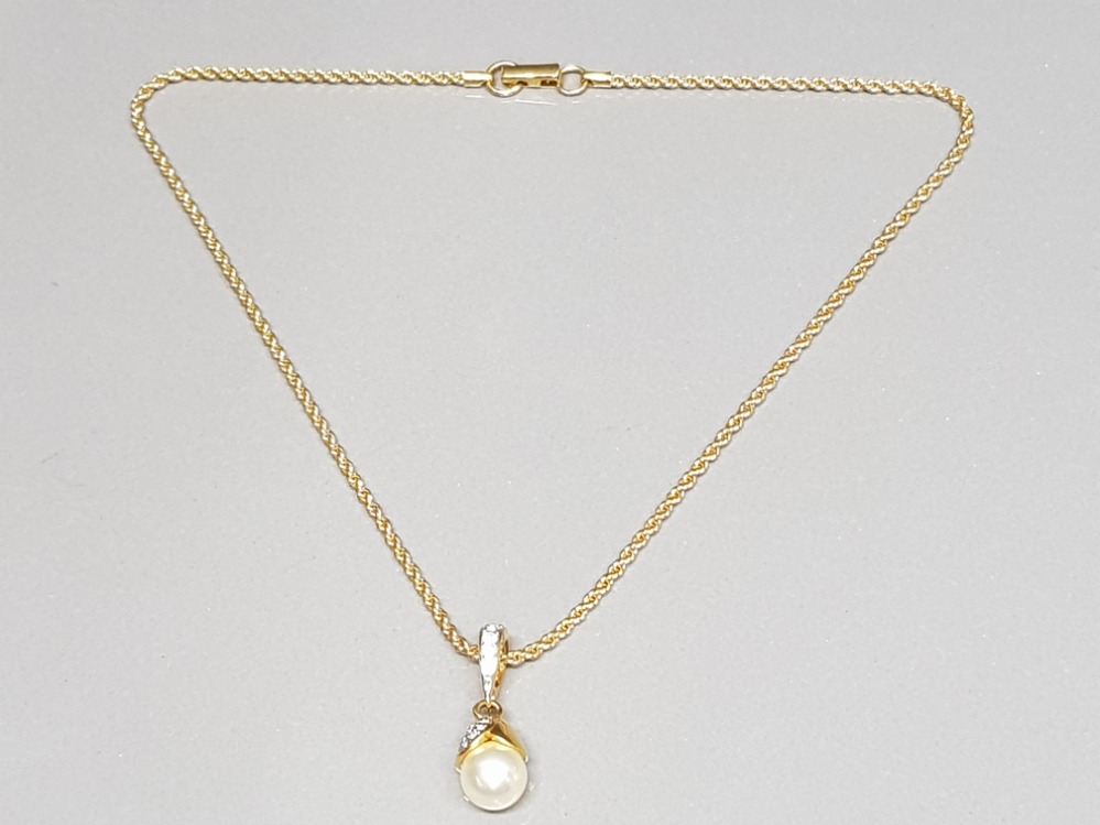 Swarovski crystal & pearl gold plated pendant on matching chain