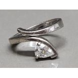925 silver & white stone ring, size O, 6.2g