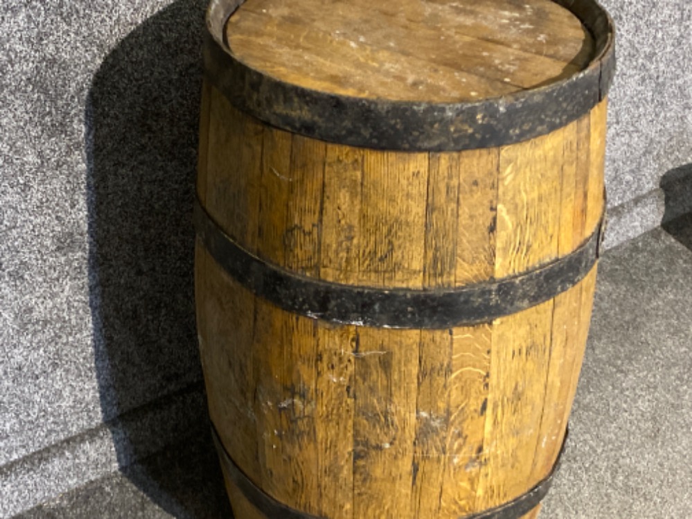 An oak coopered barrel, height 89cm - Image 2 of 2