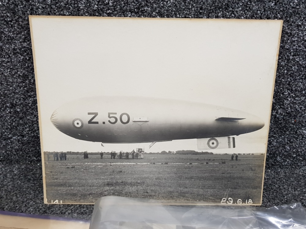Folder of military ephemera including WWI admiralty air dept 1918, specs & 10 x 1940-50s RAF air - Bild 5 aus 5