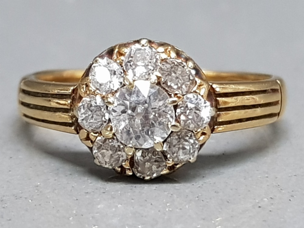 18ct gold, diamond 1.13ct cluster ring, comprising of Diamond centre surrounded by 8, size N, 3.2g