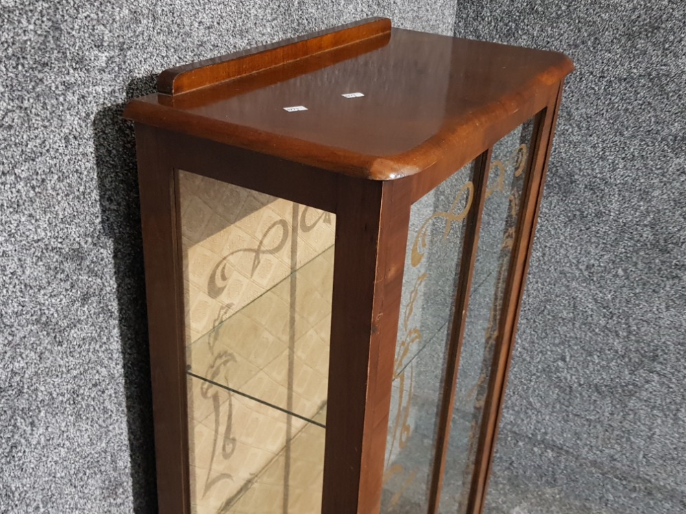 Vintage 3 tier mahogany china cabinet with glazed door & sides, with key - Image 2 of 2