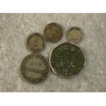 5 miscellaneous silver coins includes 1926 Greek Pacmai, 1944 half crown, 1926 10 cents, 1935 Hong