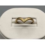 9ct gold wishbone ring. Size N 1.1g