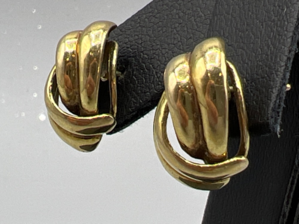 9ct gold fancy earrings. 3.6g - Image 2 of 2
