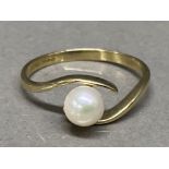 9ct gold cultured Pearl ring, size M, 1.3G