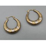 9ct gold hoop patterned earrings. 1.5g