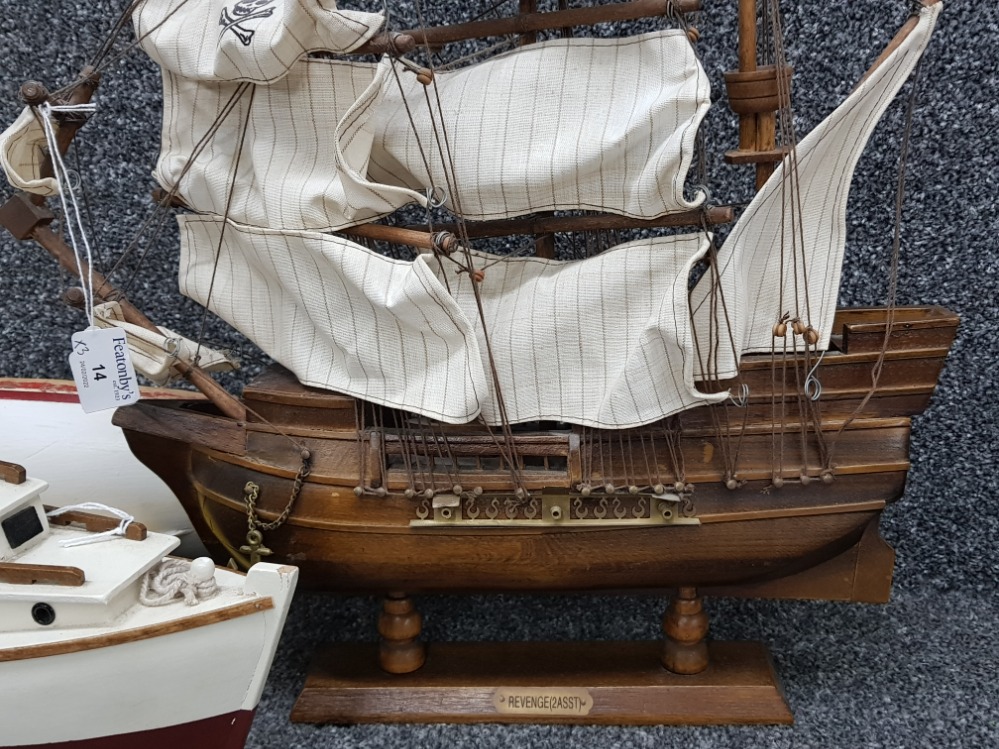 A model galleon pirate ship and two boats - Image 2 of 3