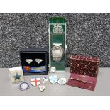 Mixed lot containing vintage Stratton tie retainer, superman cufflinks, enamelled badges &