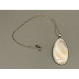 Silver 925 necklace with large Mother of Pearl pendant, 17.6g gross weight