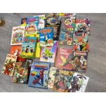 Bundle of vintage annuals & comics including marvel & DC, Beano, Dandy etc