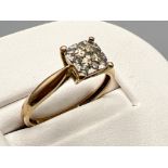 Ladies 9ct gold square shaped diamond cluster ring. 1.7g size N