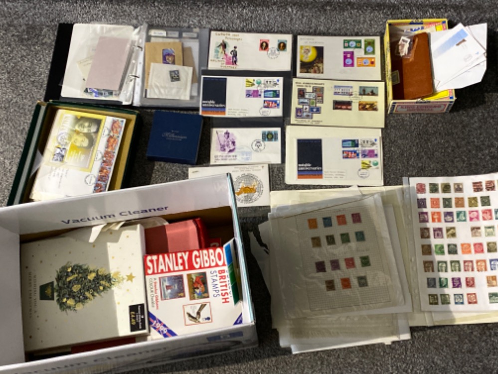 Collection of miscellaneous stamp albums & loose stamps from around the world