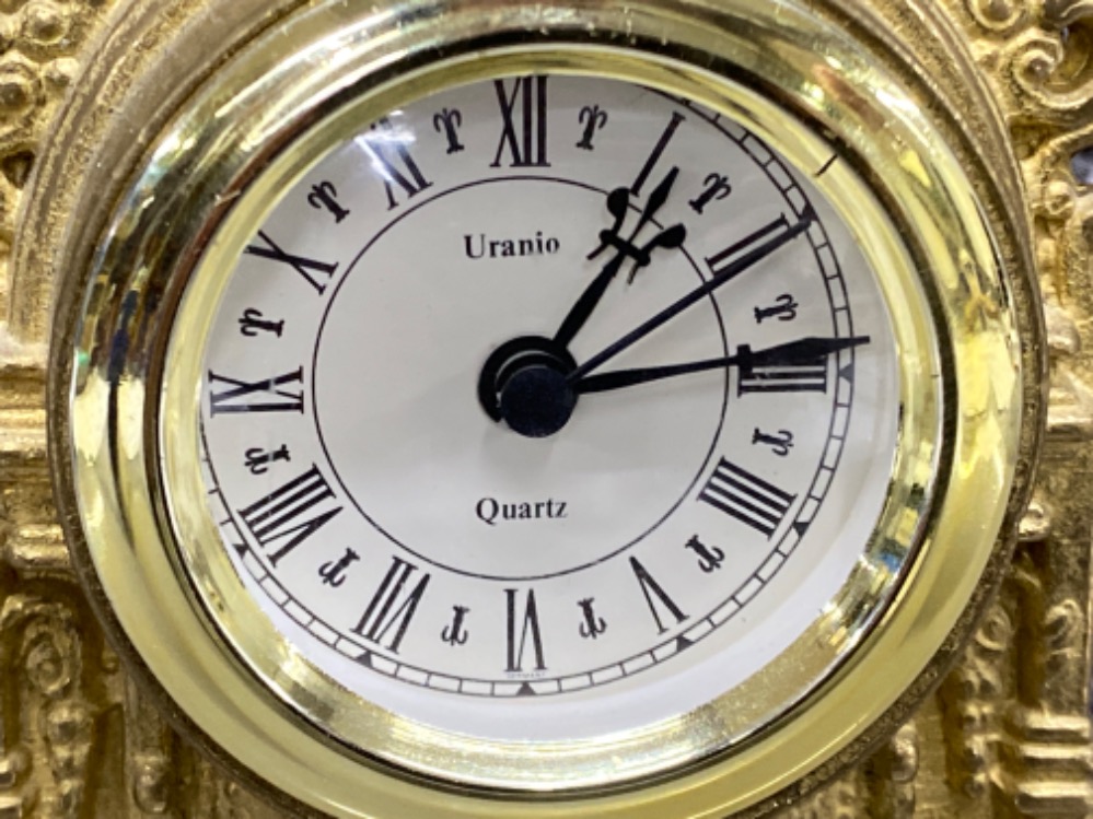 Italian brass reproduction Uranio Quartz mantle clock, in good working condition - Image 2 of 3