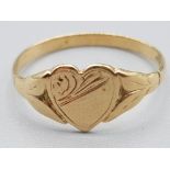 9ct gold heart shaped signet ring size N 1.4g
