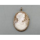 Ladies 9ct gold Cameo pendant/brooch 4.9g