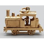 9ct gold steam train pendant 5.6g