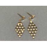 9ct gold diamond shaped drop earrings .8g