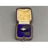 Early 1900s 9ct gold & platinum setting ring with triple diamond setting, 1.5G gross, size J1/2 with