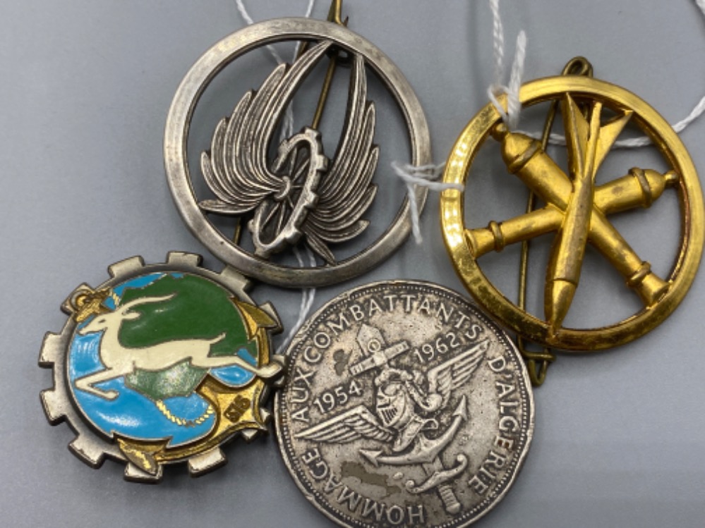 4x 1950s french Military badges/medals includes - French medal for Algeria campaign 1954-1962,