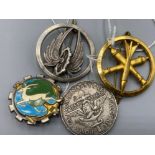 4x 1950s french Military badges/medals includes - French medal for Algeria campaign 1954-1962,