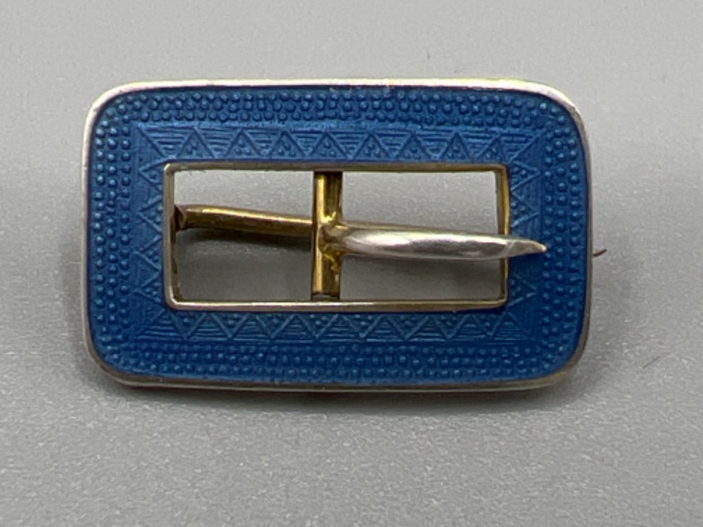 Blue enamel and silver buckle brooch in good condition