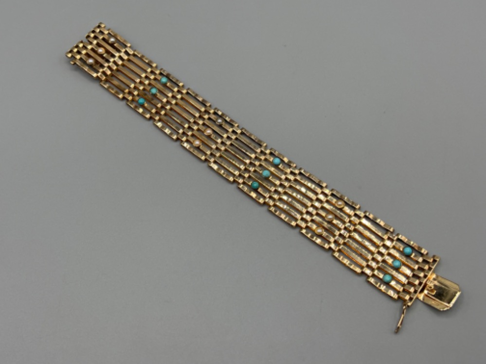 Ladies 9ct gold hallmarked ornate turquoise and Pearl gate style bracelet. Featuring plain stars and - Image 3 of 4