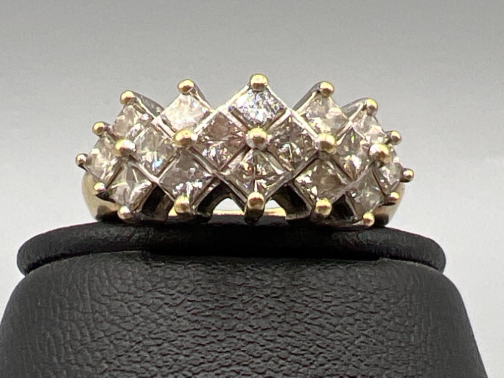 18ct gold diamond cluster ring. 7.4g size Q