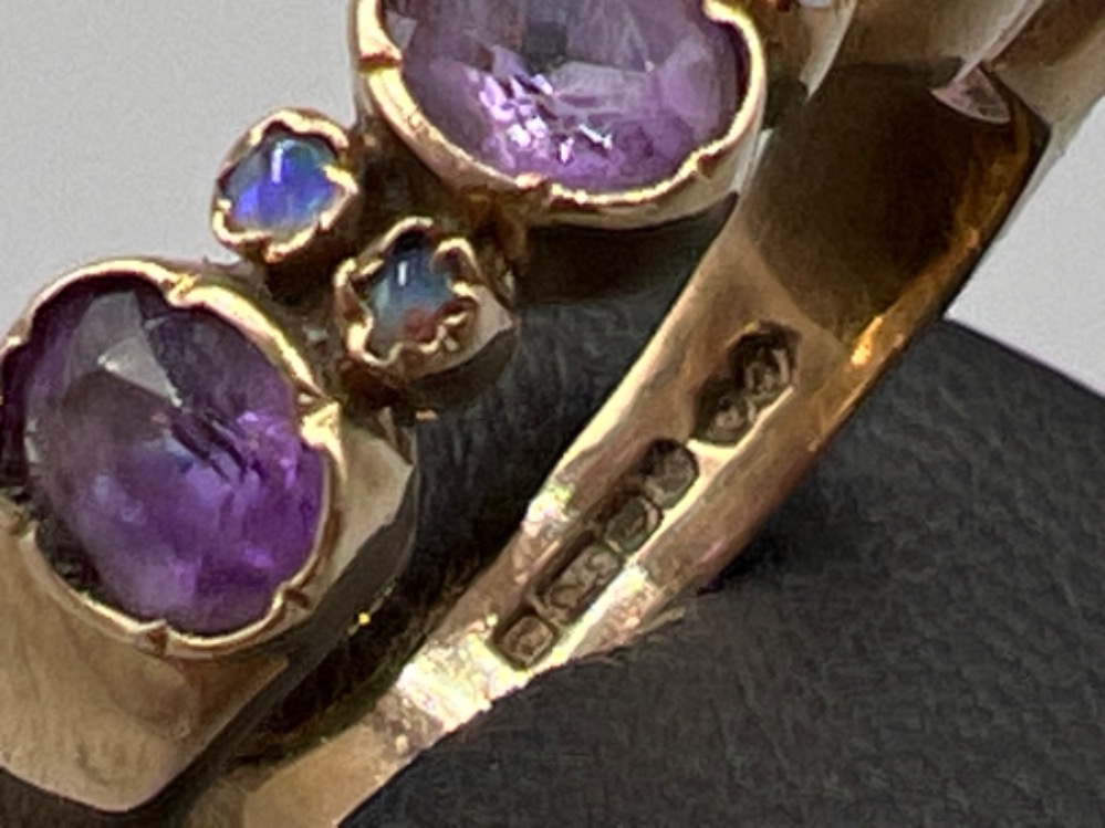 Ladies antique hallmarked 9ct gold opal and amethyst ring. Featuring 4 round amethysts with 2 - Image 3 of 3