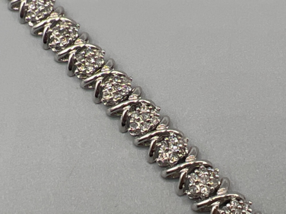 Ladies 10ct white gold approx 4.62ct diamond bracelet. 14.3g 18cms in length