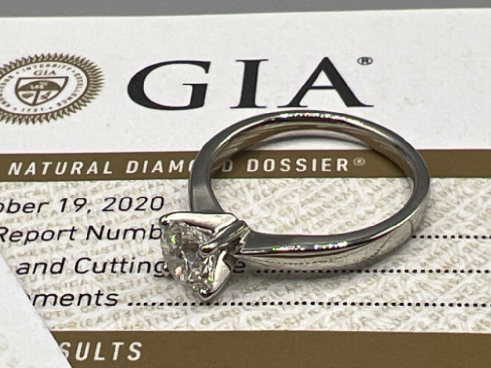 GIA certified 18ct white gold 0.91ct I colour vs2 diamond ring. Size M 5g