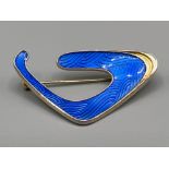 Ivar Holth norway sterling silver and enamel brooch. In good condition