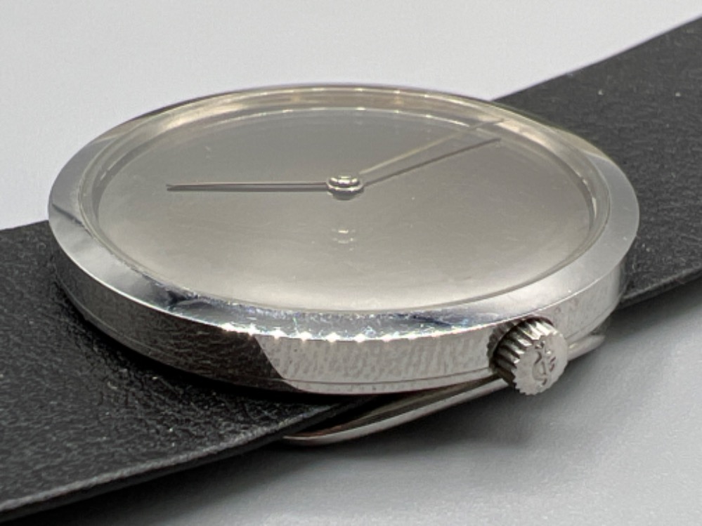 Georg Jensen mechanical wrist watch 1978 mirror dial. Designed by Viviana Torvn Bulow. In original - Image 2 of 2