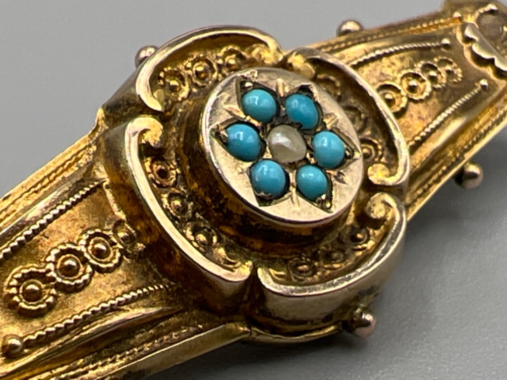 Ladies Antique hallmarked 9ct gold turquoise and Pearl ornate brooch. Featuring a Pearl set in - Image 2 of 3