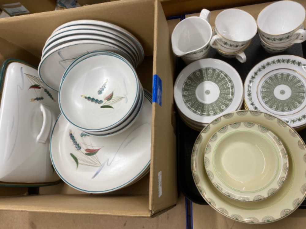 16 pieces of ‘green-wheat’ pattern Denby ware together with a 17 piece Spode tea set ‘provence’