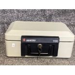 Sentry 1100 fire-proof safe with 2x keys