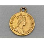 9ct gold Queen Elizabeth II charm 1.2g