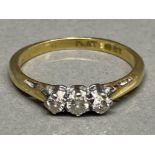 18ct yellow gold, platinum & Diamond ring, comprising of 3 Diamonds mounted in platinum on 18ct gold