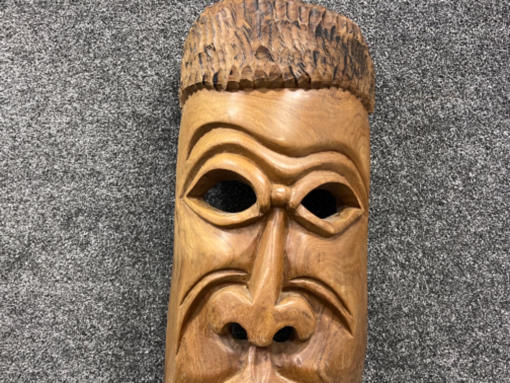 Large hand carving sculpture of tribal face (83cms in height) - Bild 2 aus 3