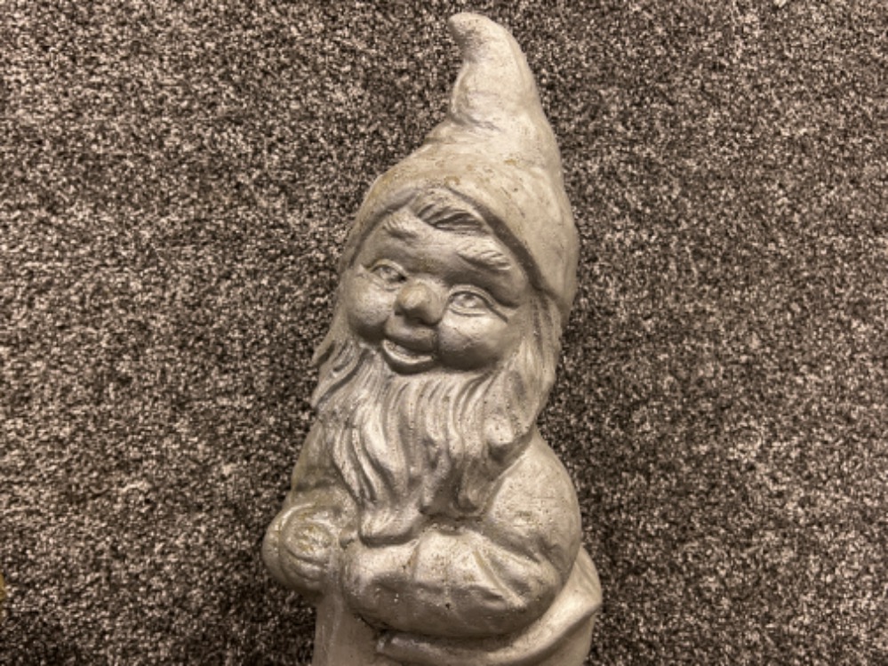 2 x garden stone ornaments, gnome and cat - Image 3 of 3