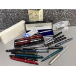 Selection of mainly fountain pens including Parker etc